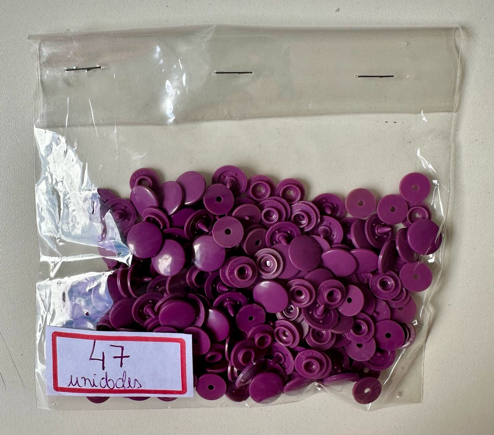 Botão Ritas 12 Cereja