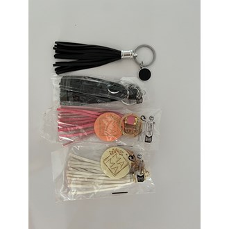 Conjunto com 4 Chaveiros com franja de couro