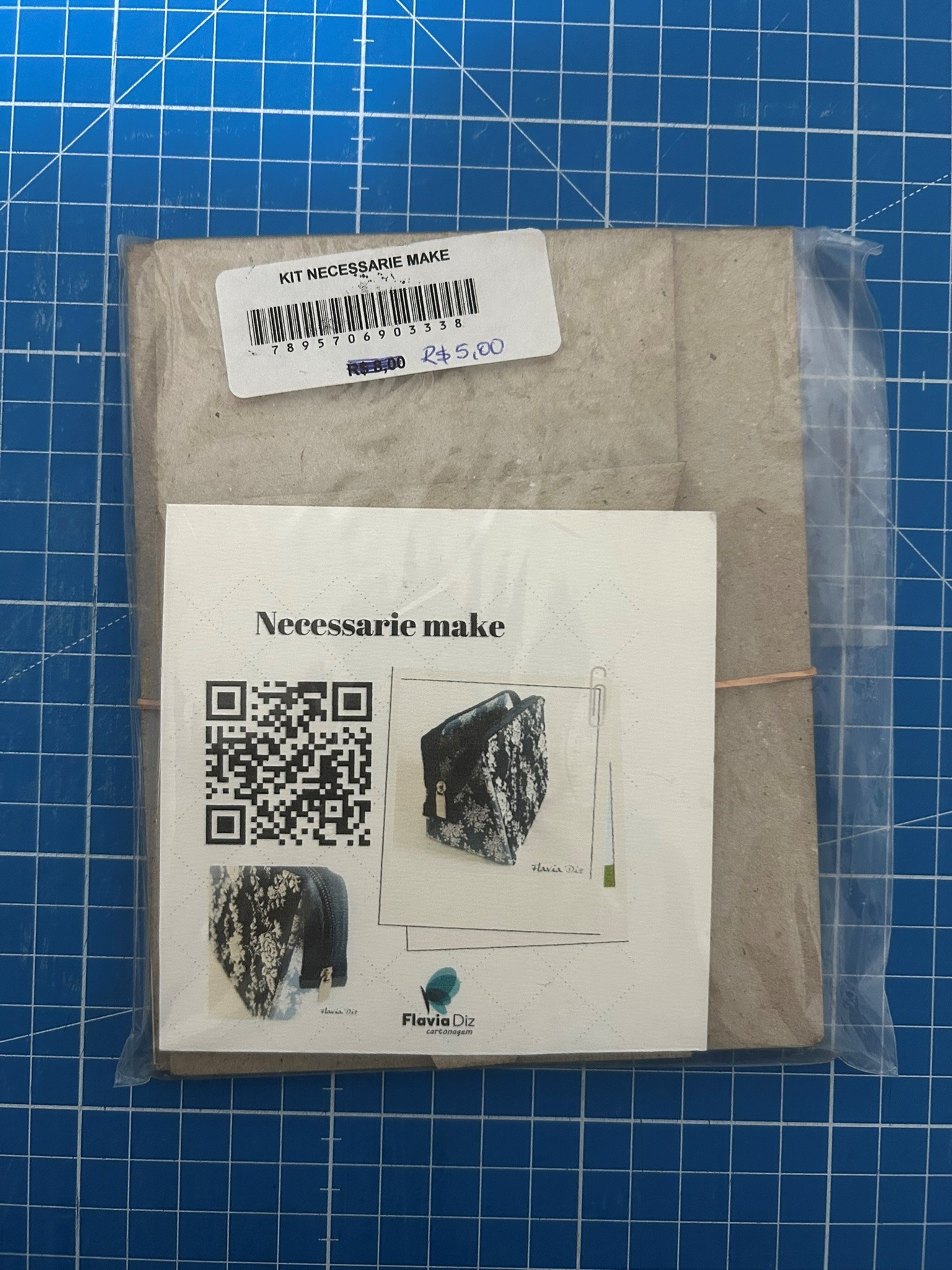 Kit de Cartonagem Flavia Diz - Necessaire Make