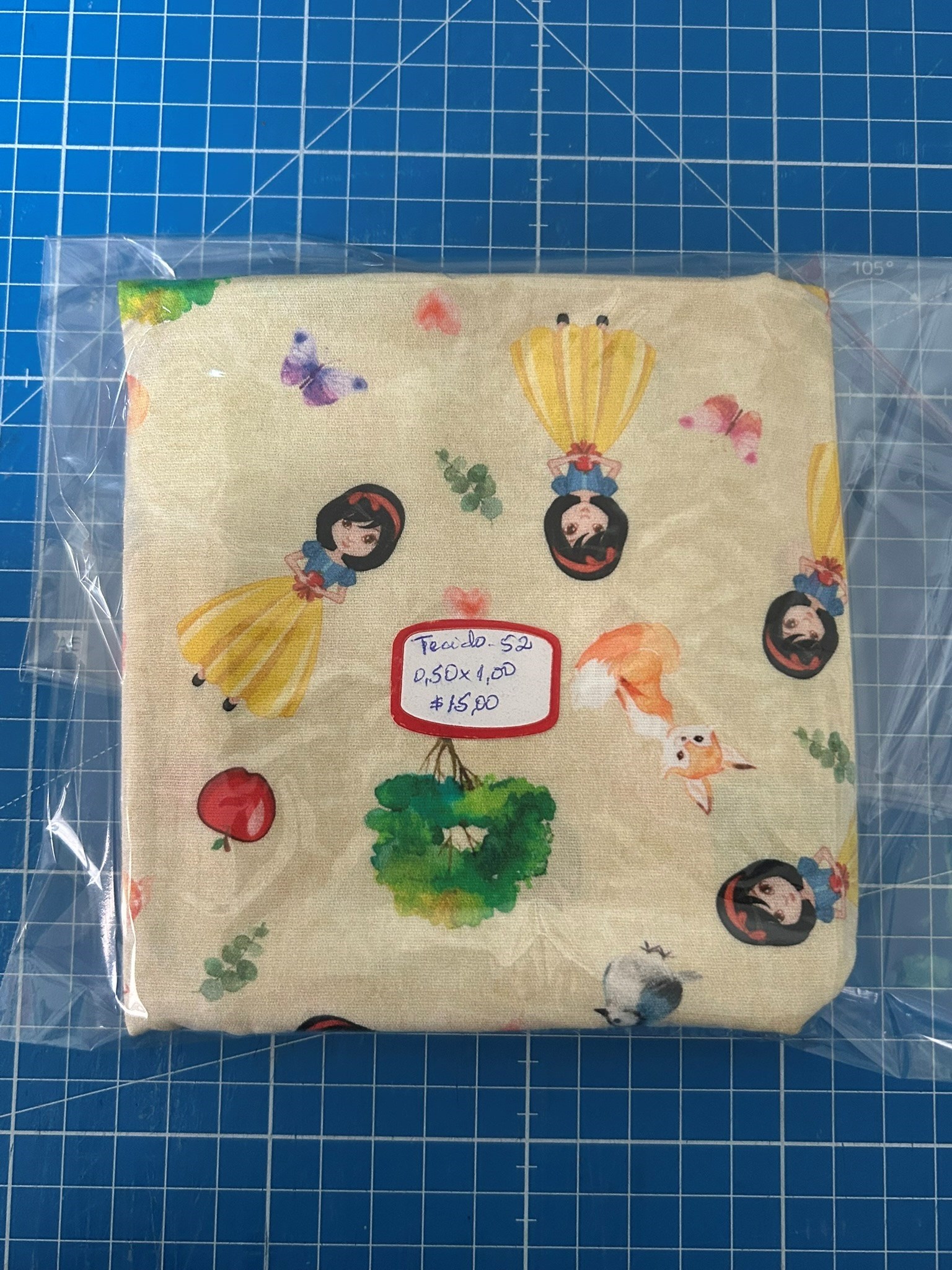 Tecido em tricoline Branca de Neve