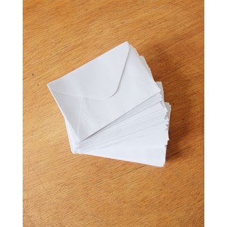 Envelopes brancos