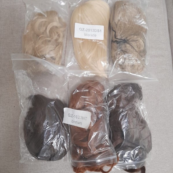 6 mini perucas para Boneca Russa