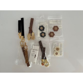 Conjunto de fechos com couro, para bolsa
