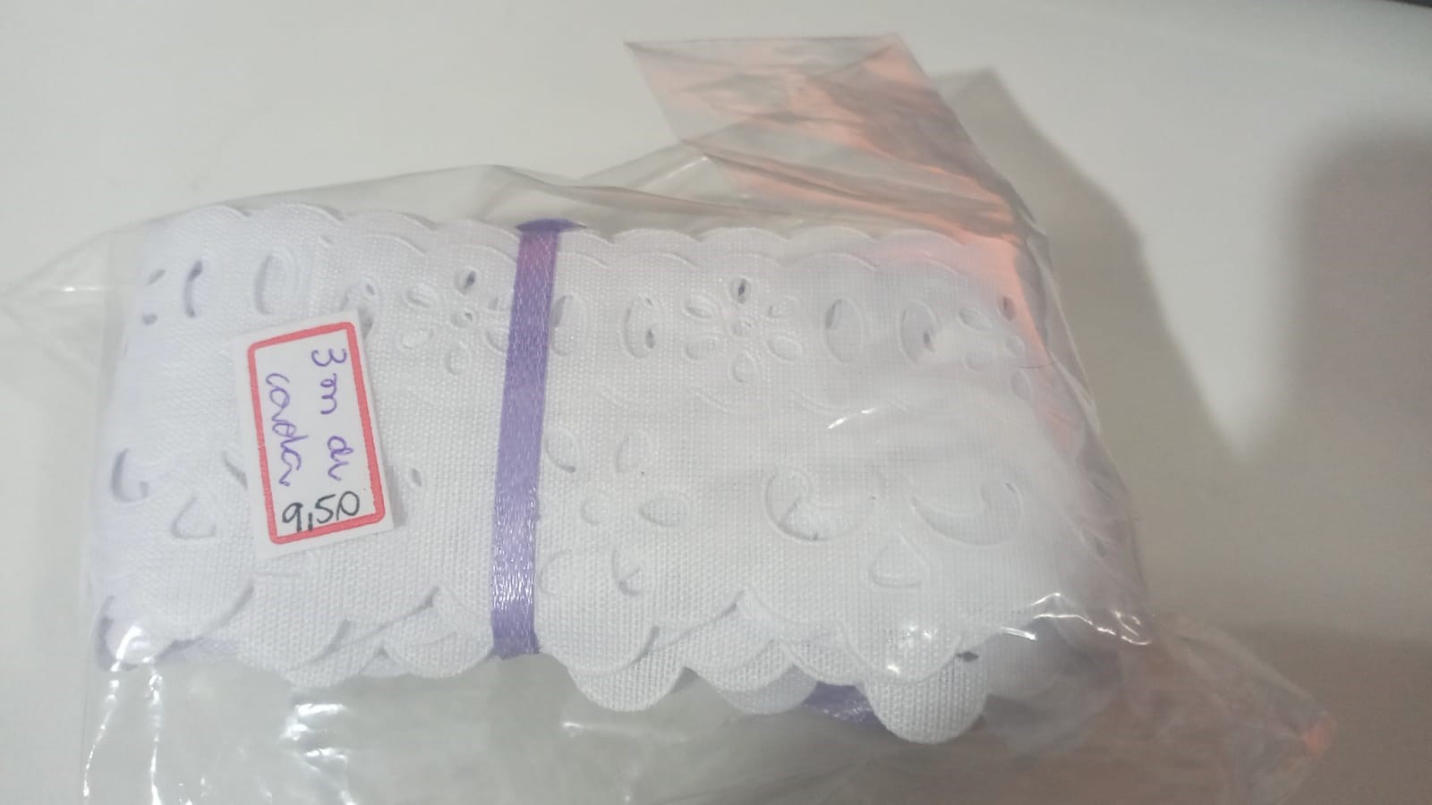 Passa fita e bordado passa fita