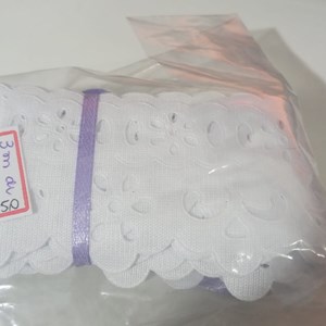 Passa fita e bordado passa fita