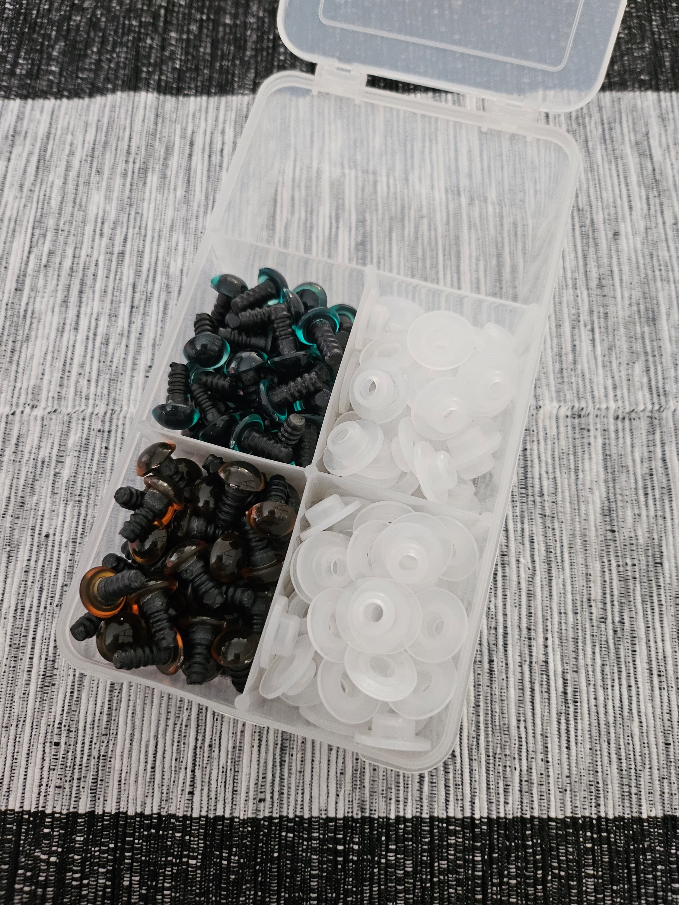 Kit de 100 Olhos Coloridos com Travas