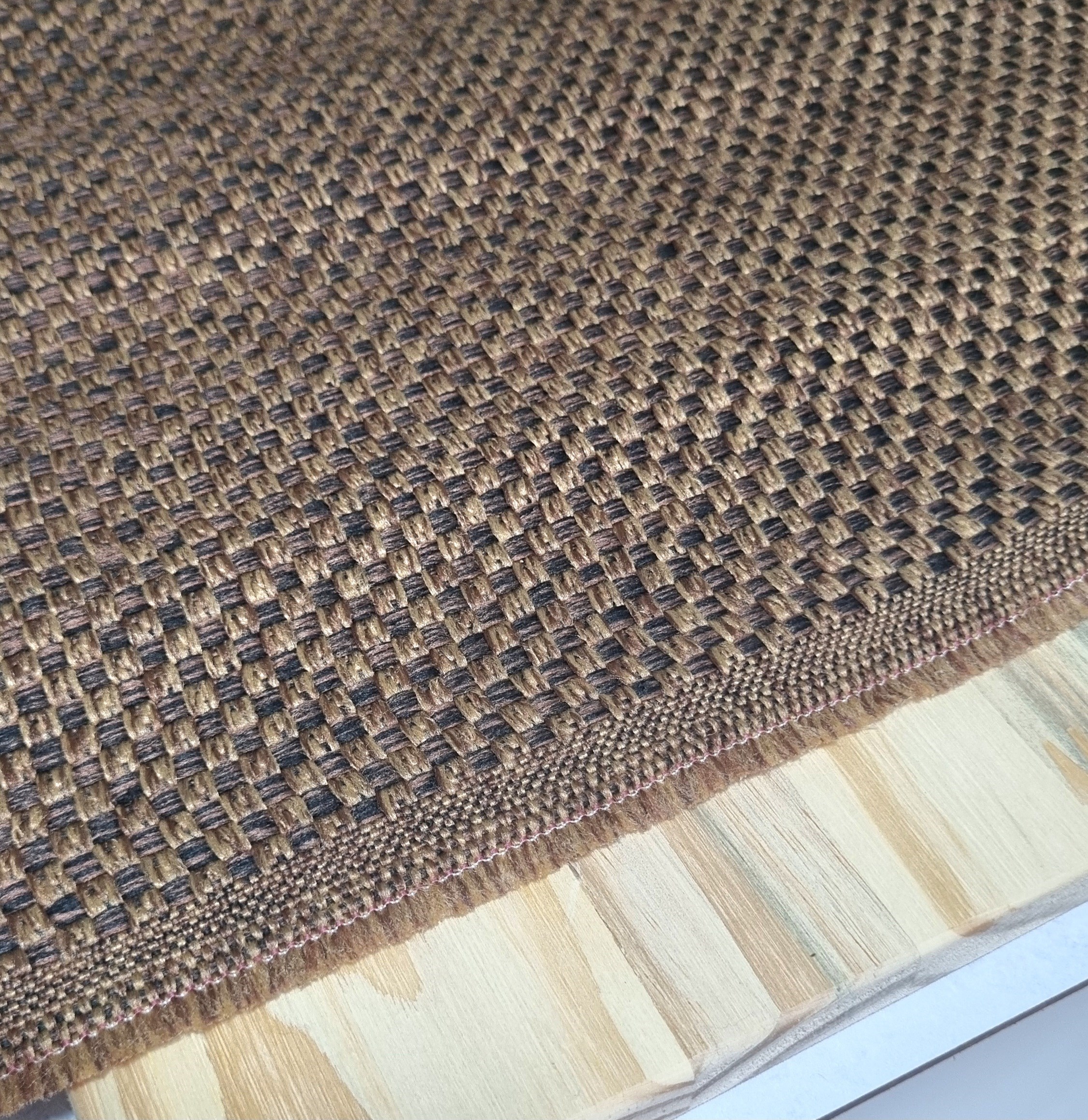 Trissê palha caramelo com preto