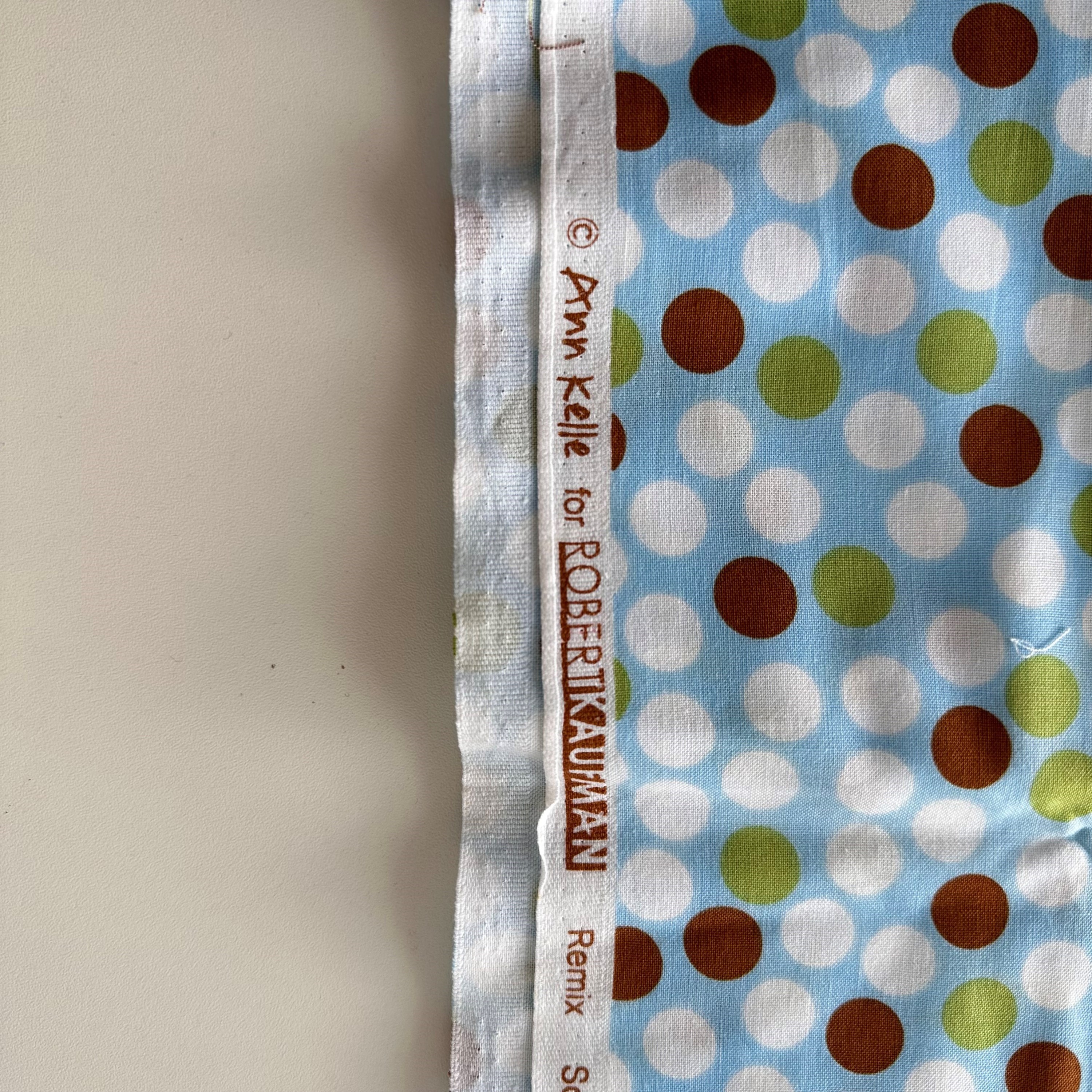 Tecido importado Poá grande