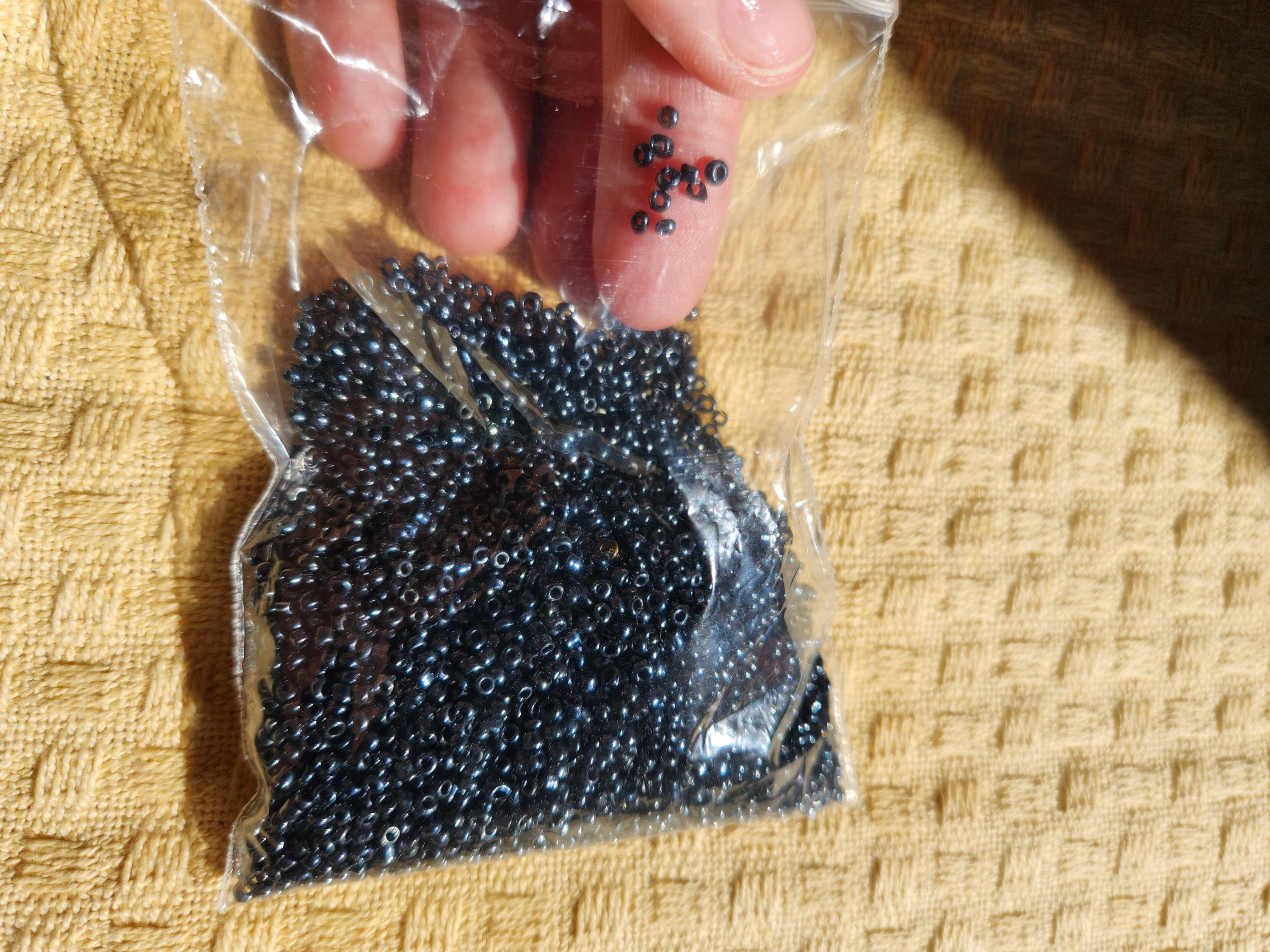 Miçanga pequena cor chumbo