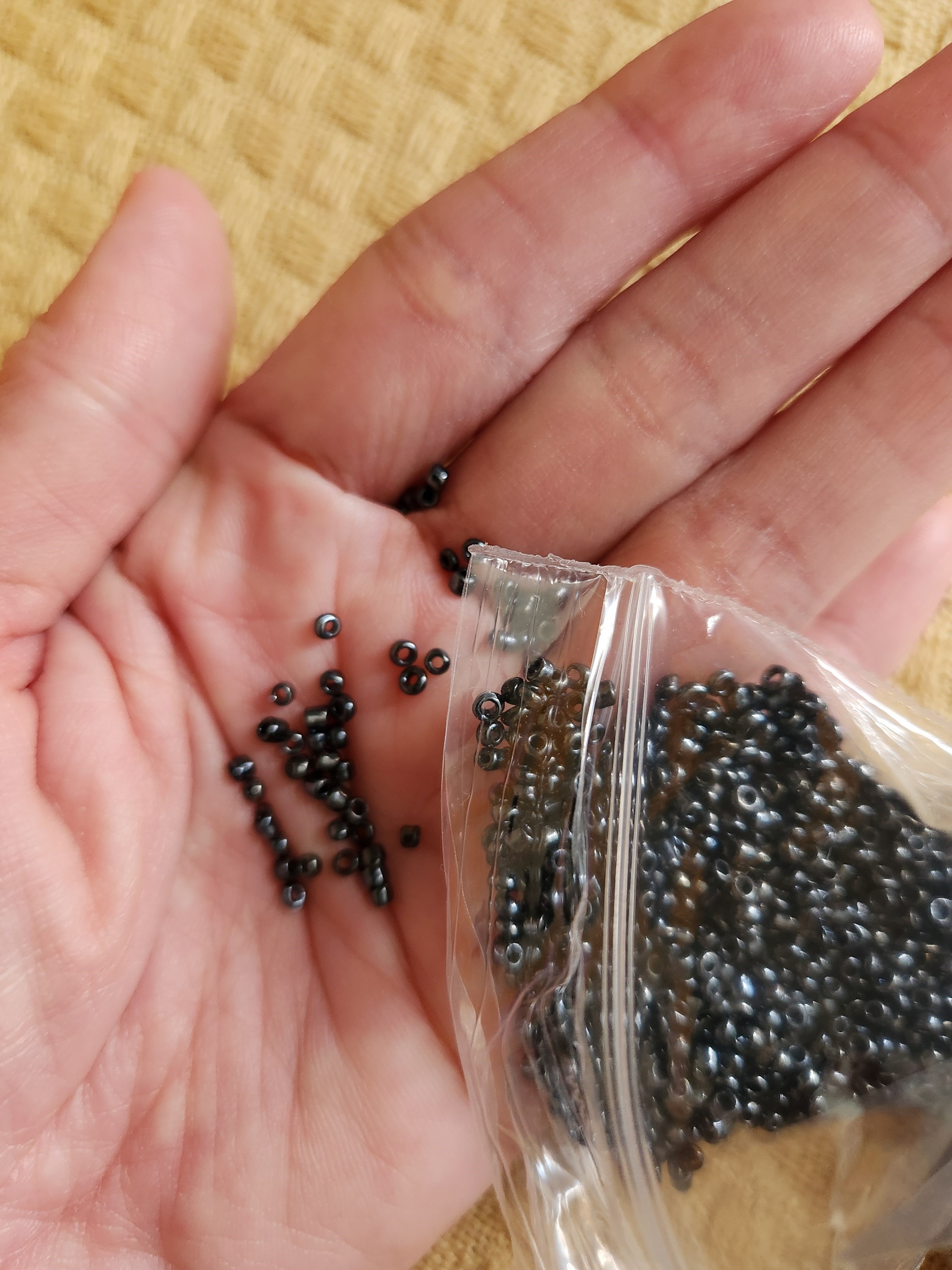 Miçanga pequena cor chumbo