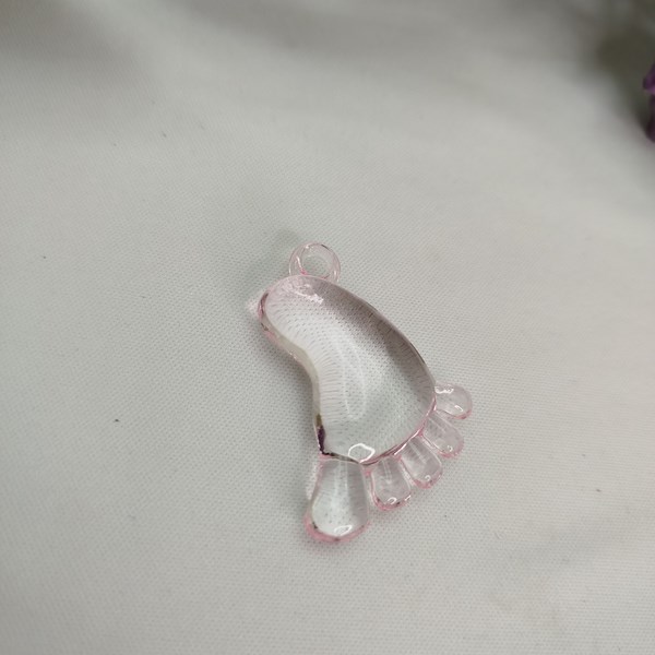 Pingente em Acrilico Formato Pezinho de Bebe Rosa 46 unidades