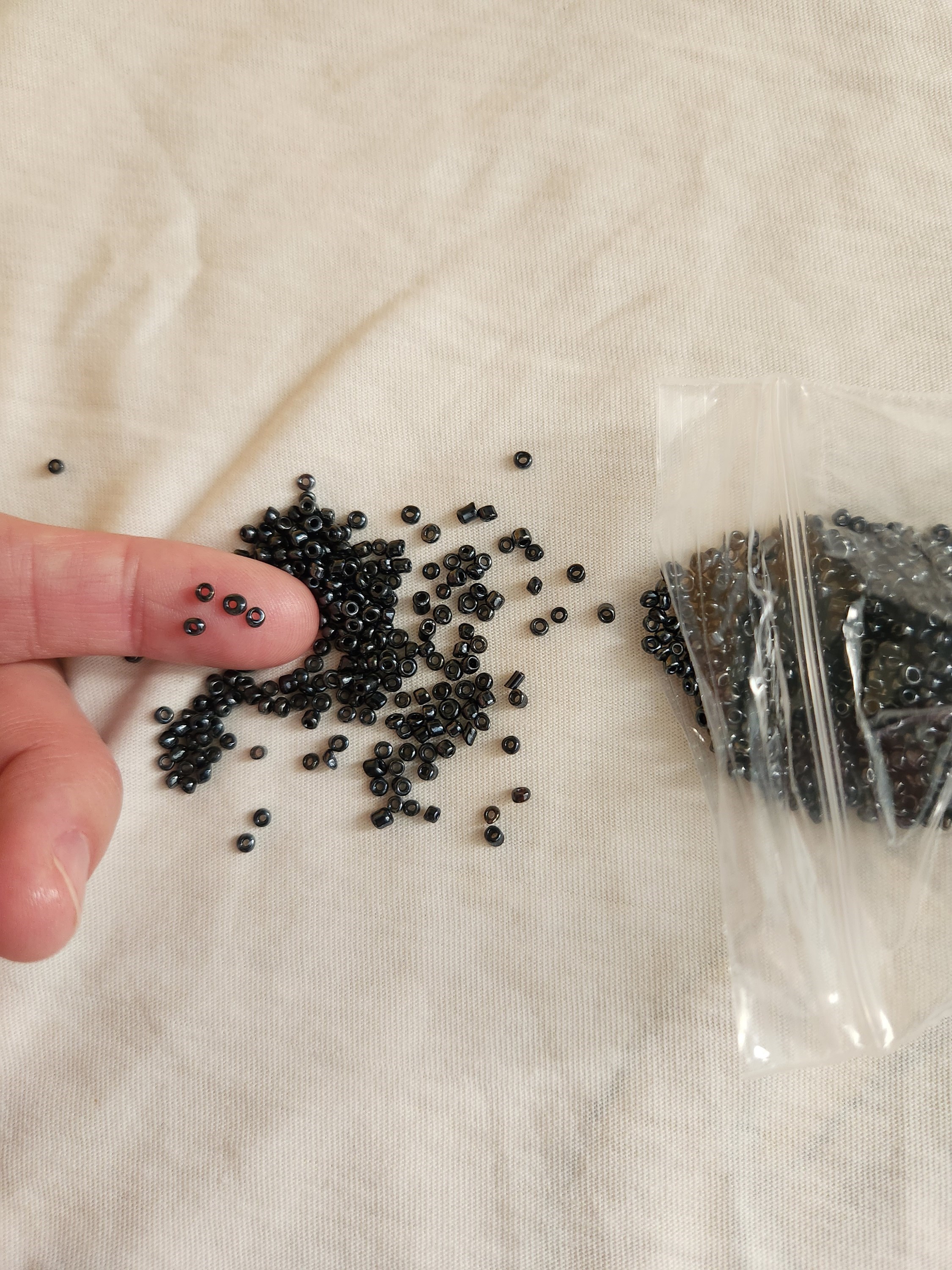 Miçanga pequena cor chumbo