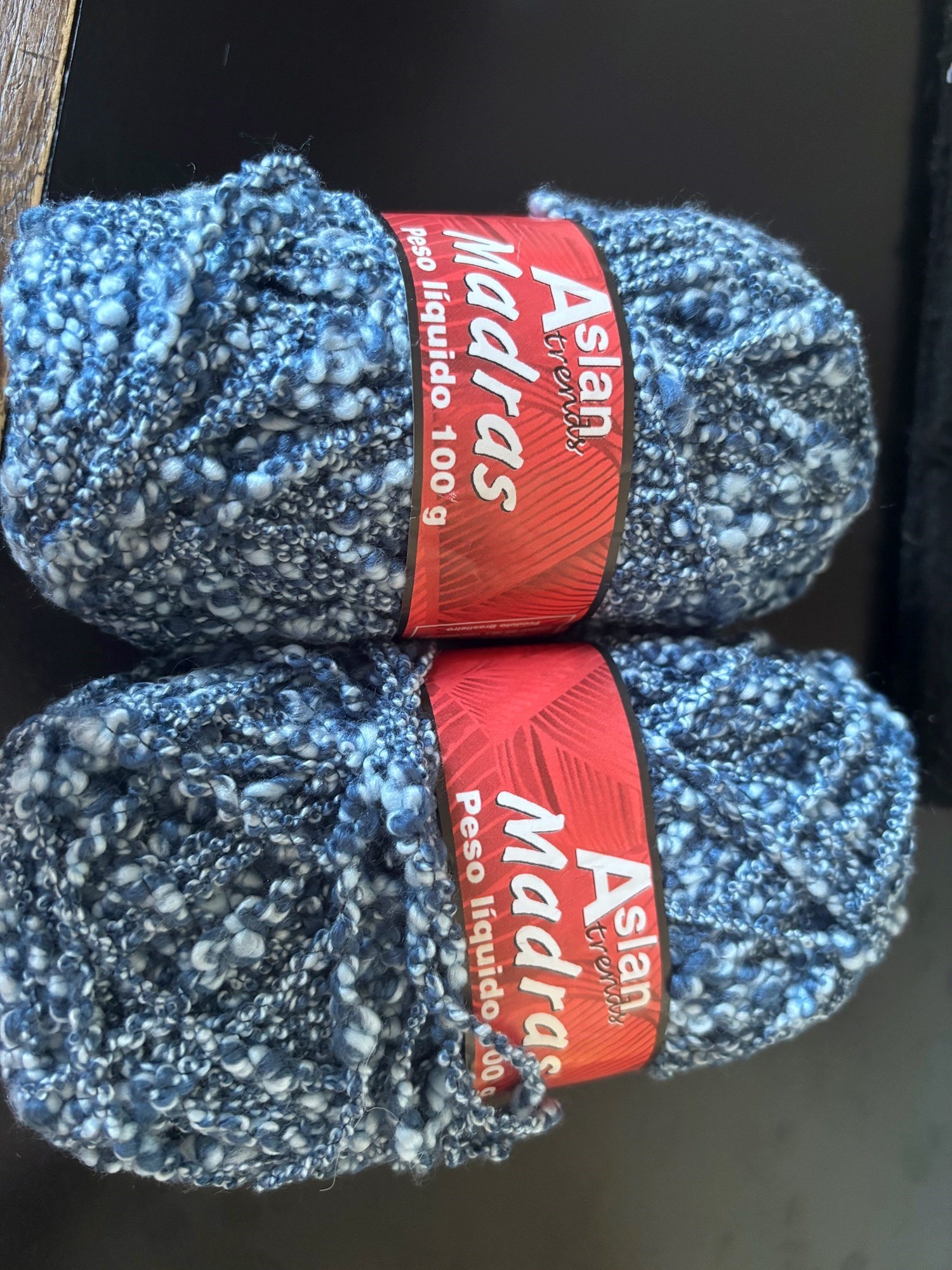 Kit com 2 novelos Madras