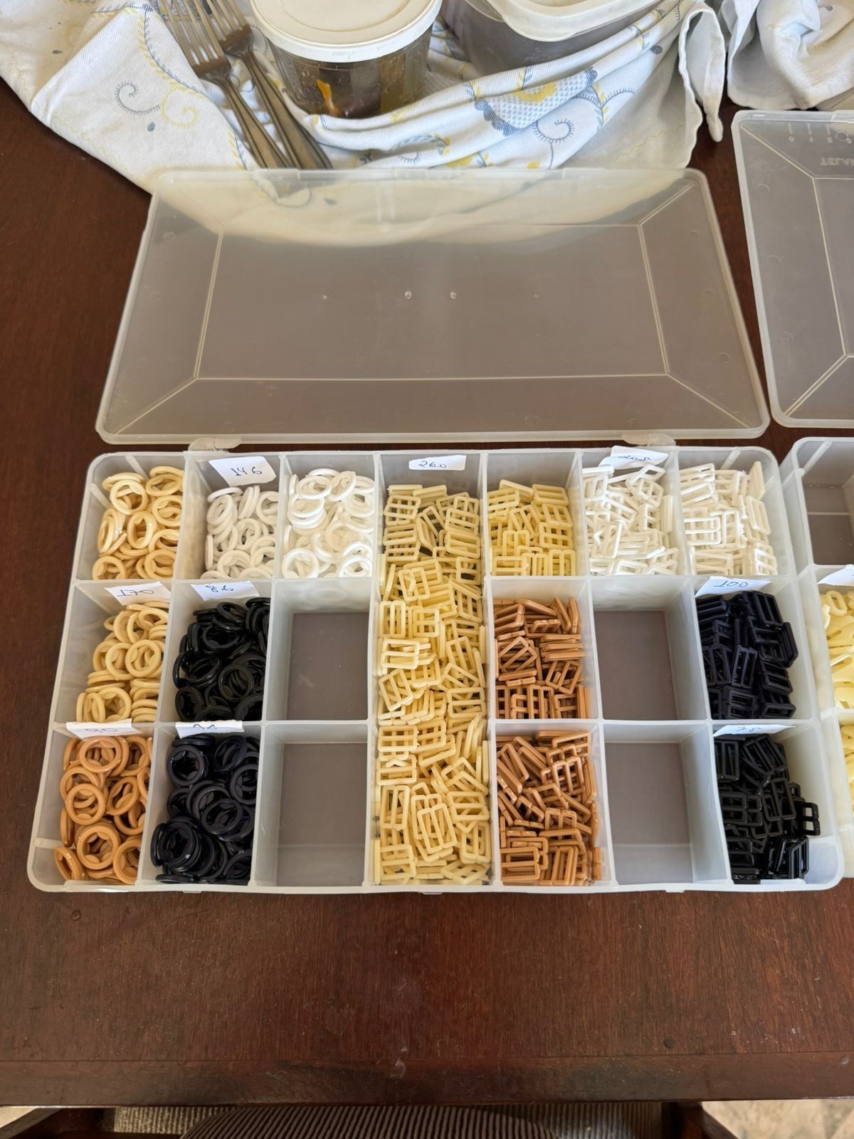 Acessórios para confecção de sutiã - Lote com 2 caixas