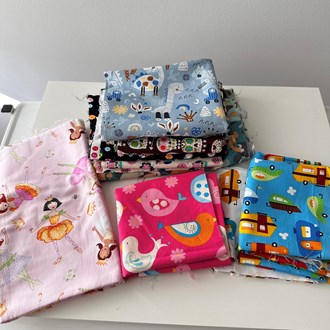 Kit de retalhos de tecido tema infantil (1kg)