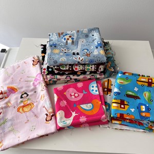 Kit de retalhos de tecido tema infantil (1kg)