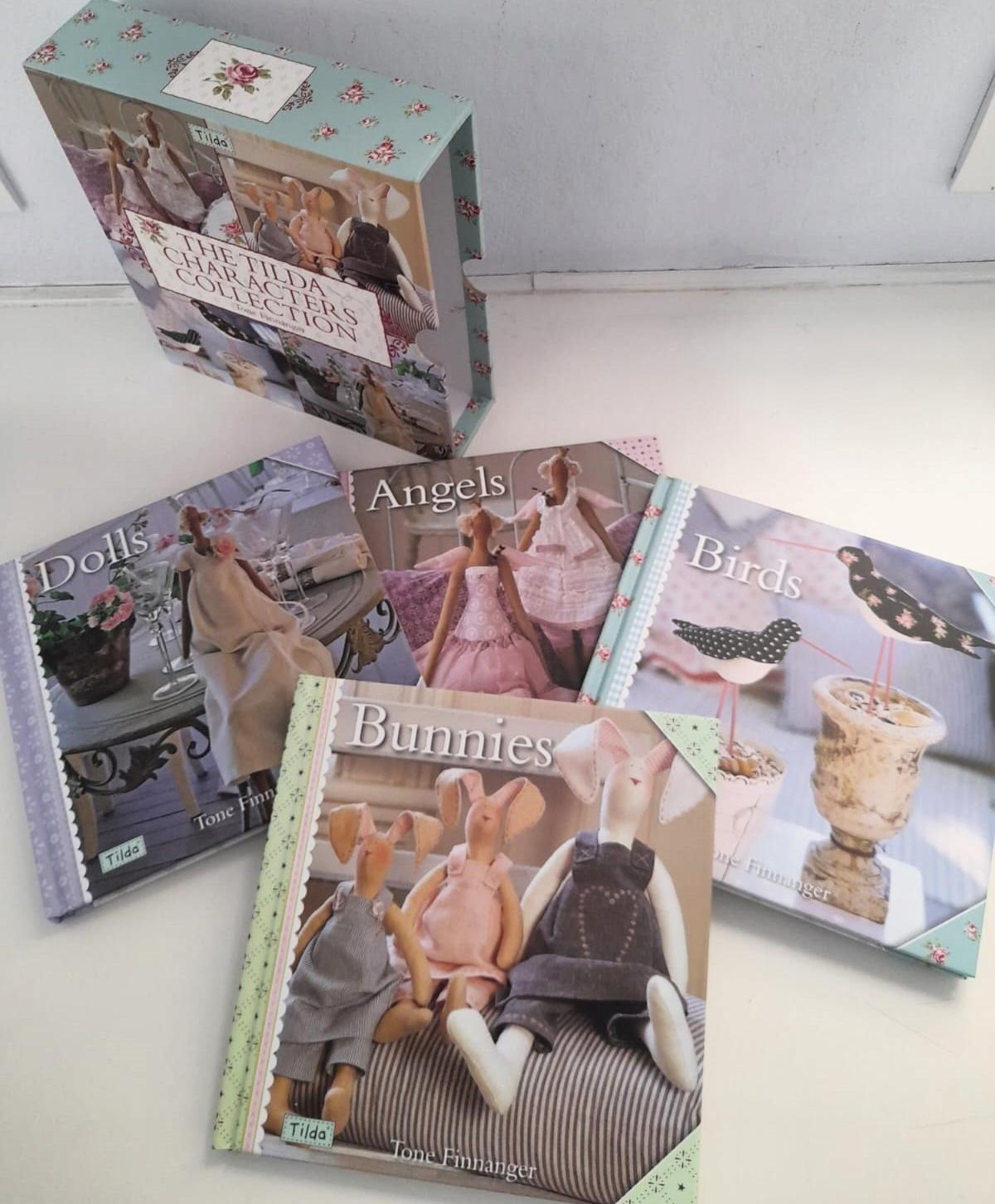 Livro Box The Tilda Characters Collection 4 Volumes (inglês)