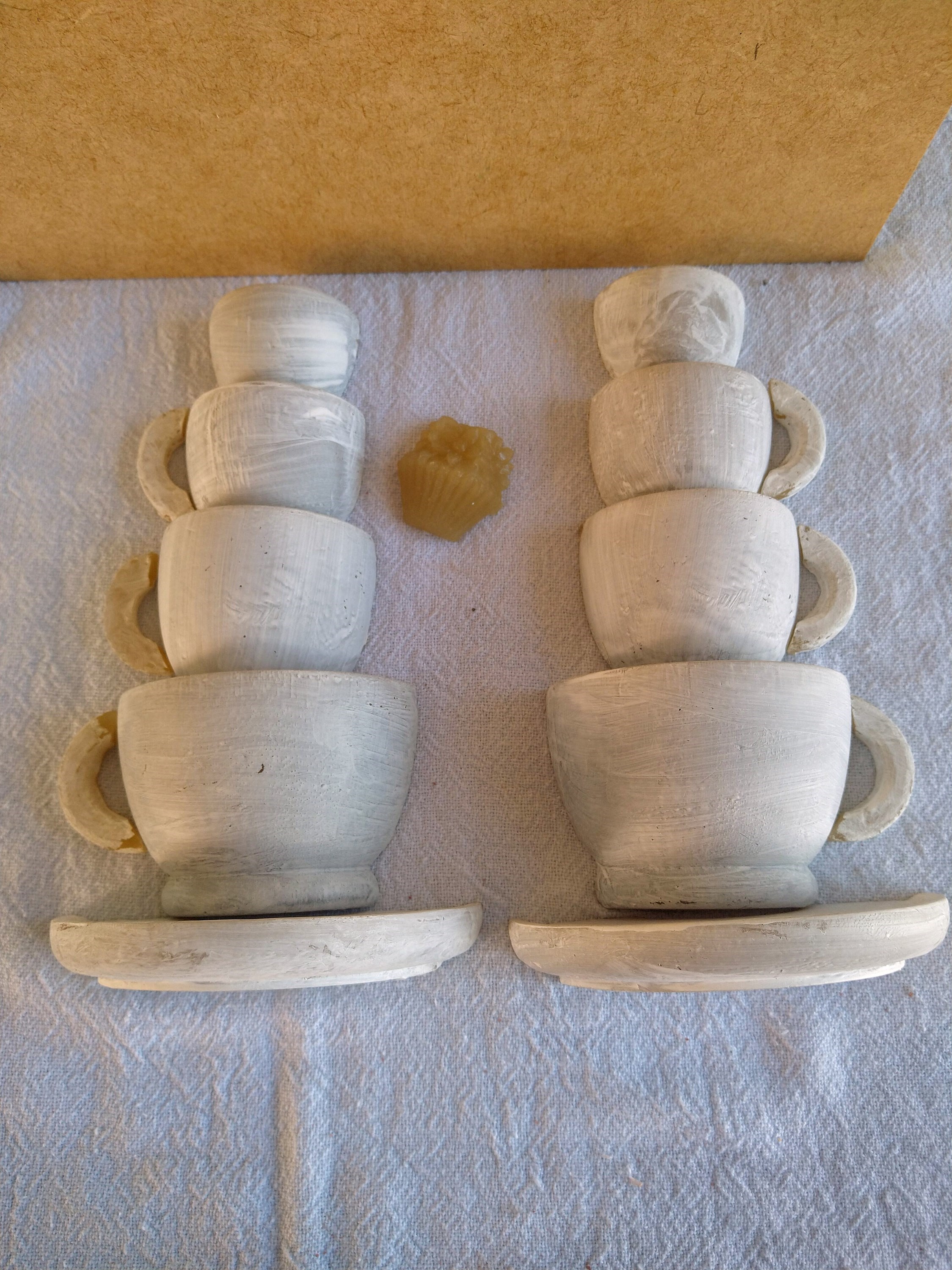 Lote de papeis scrapbook/ guardanapos decoupage/ BAUS mdf/ mini oratórios mdf/ peças resina rigida/ 