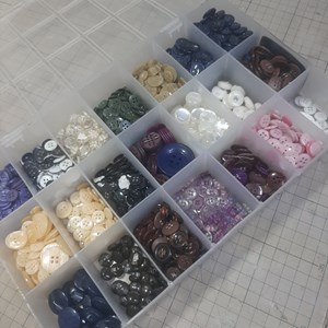 Caixa de botões sortidos