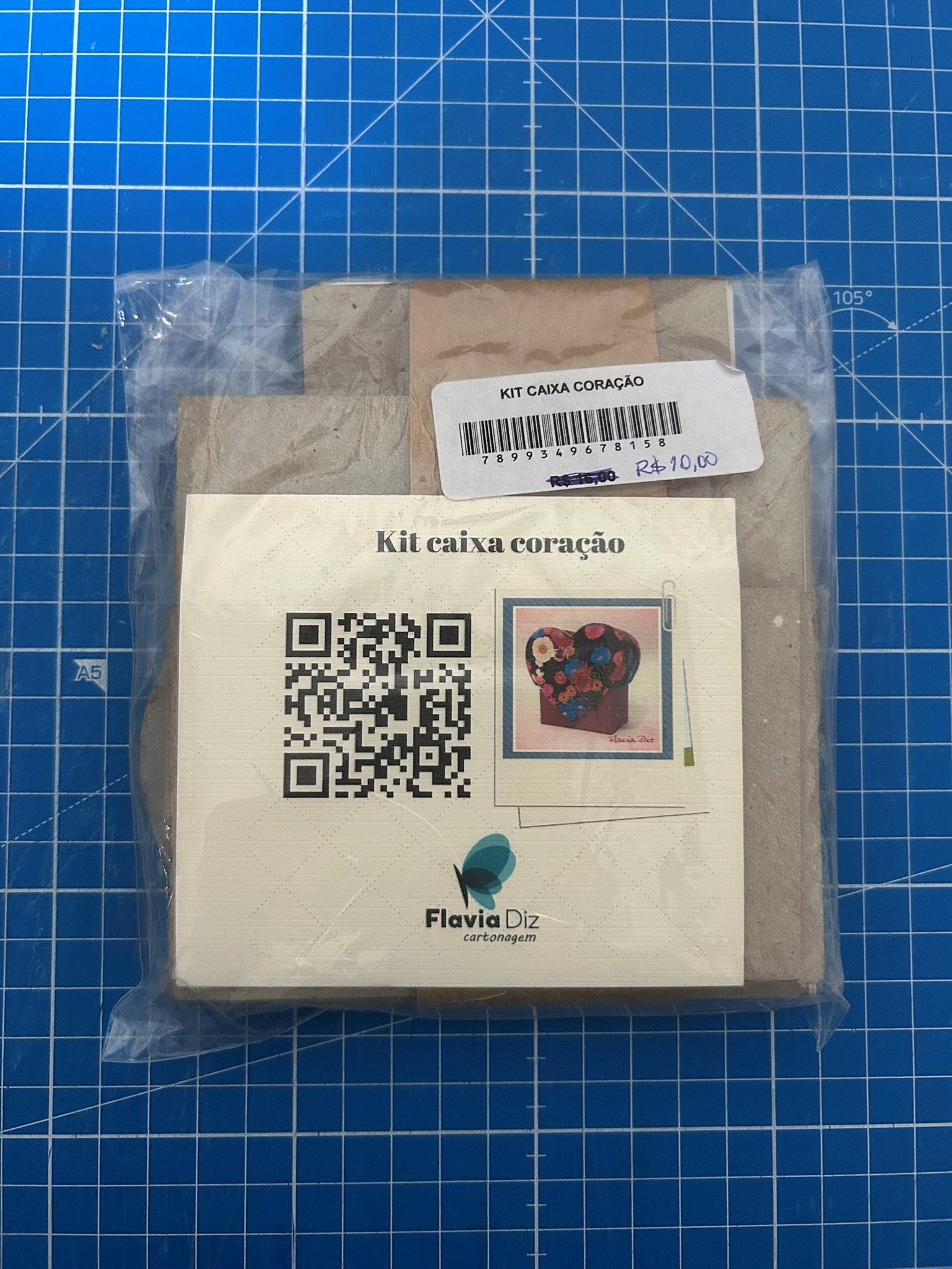 Kit de Cartonagem Flavia Diz - Caixa Coração