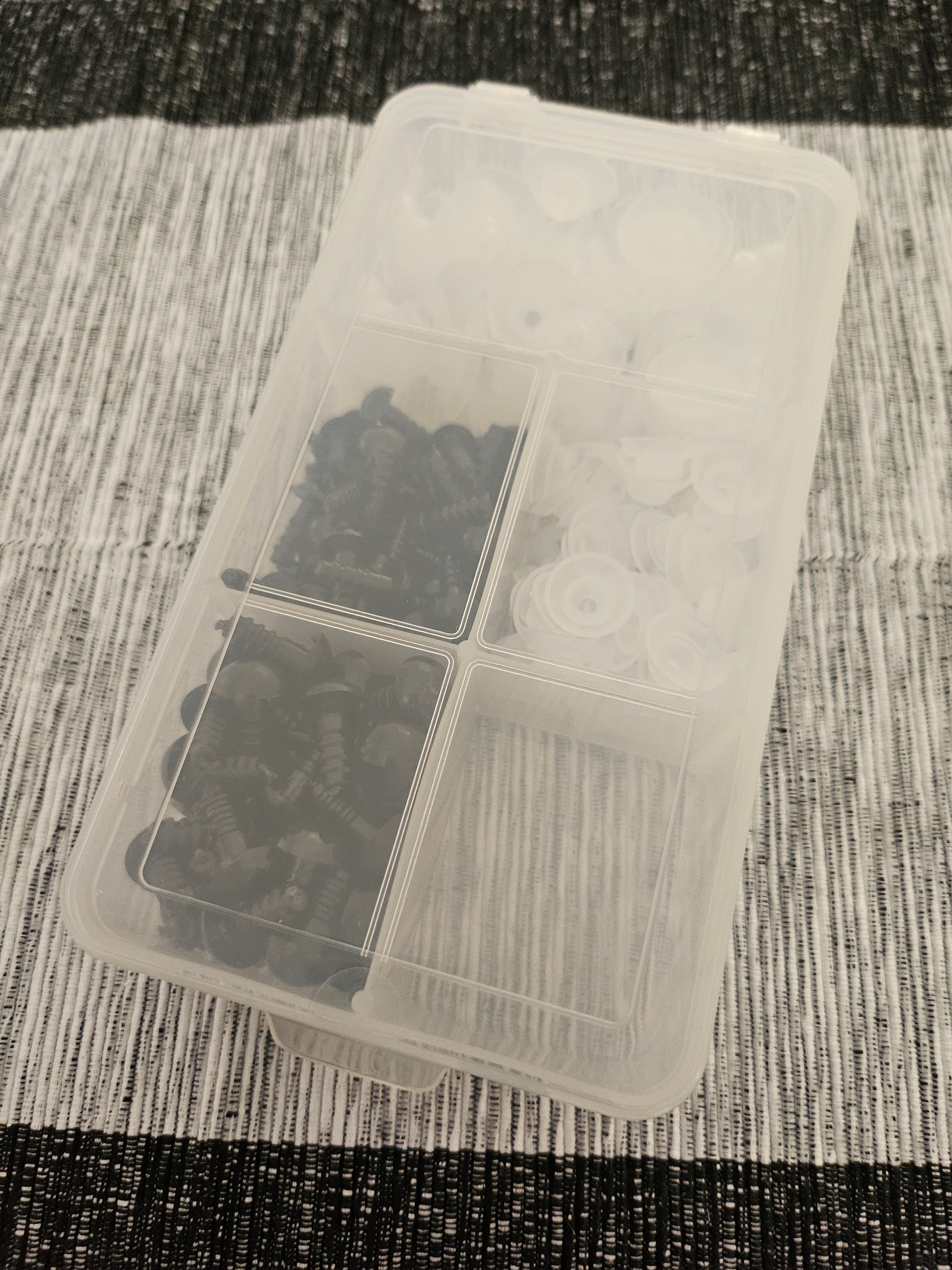 Kit de 100 Olhos Pretos com Travas