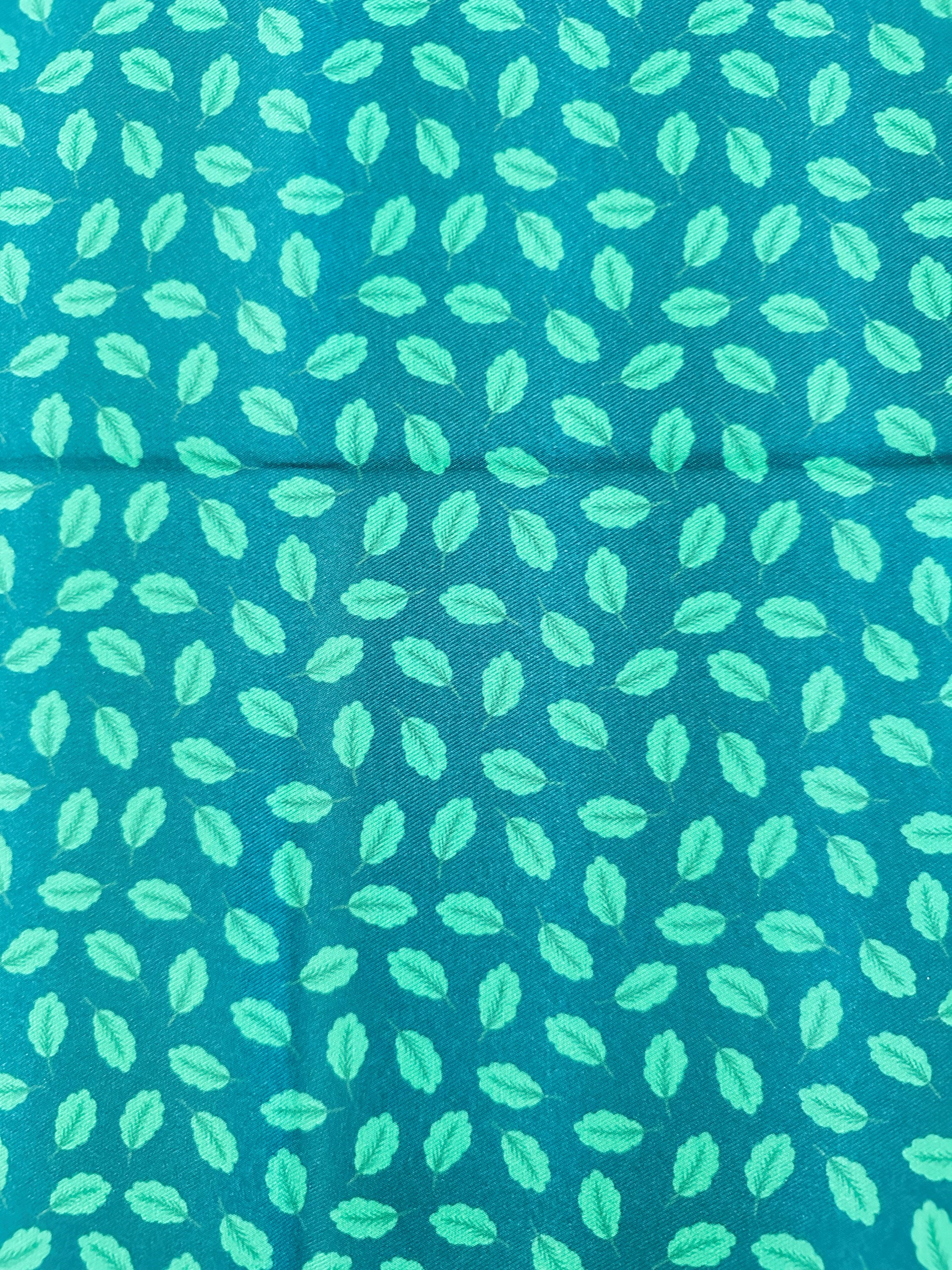 Tecido gabardine folhas