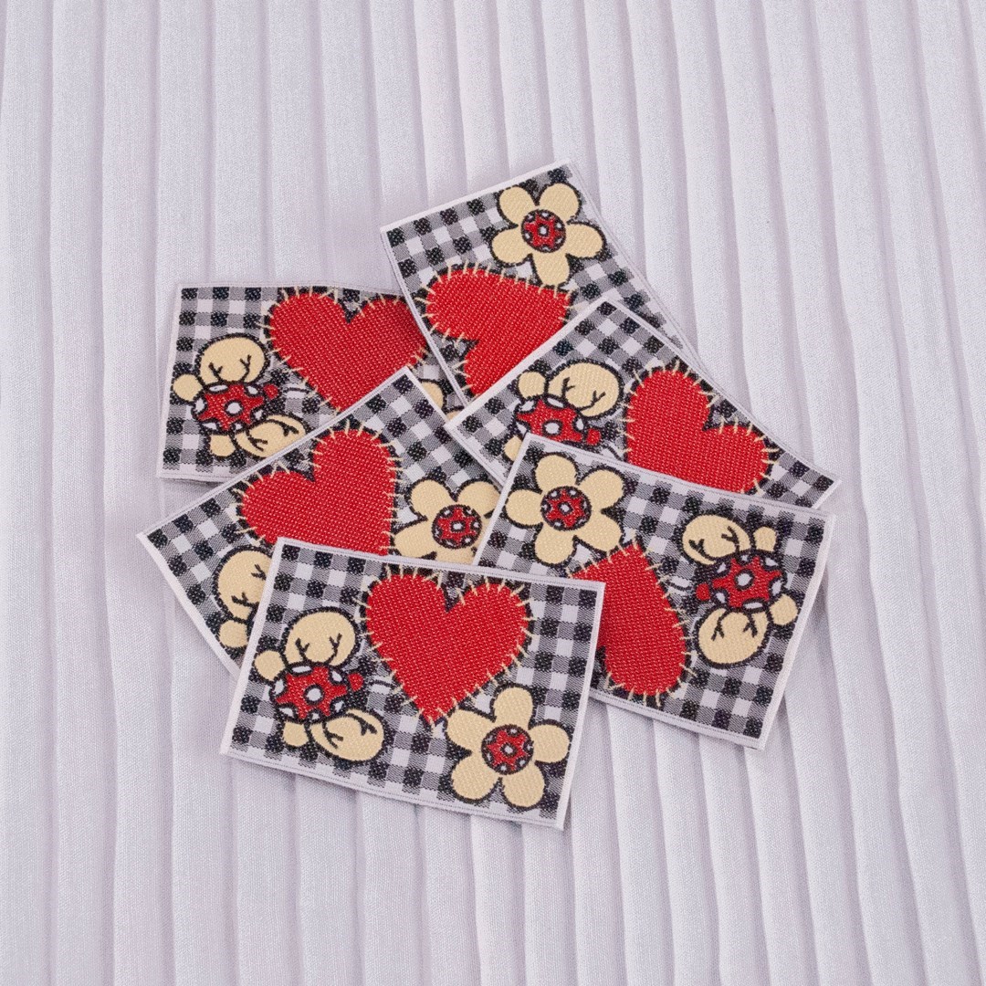 Pacht Bordado Joaninha - 4x5,5cm