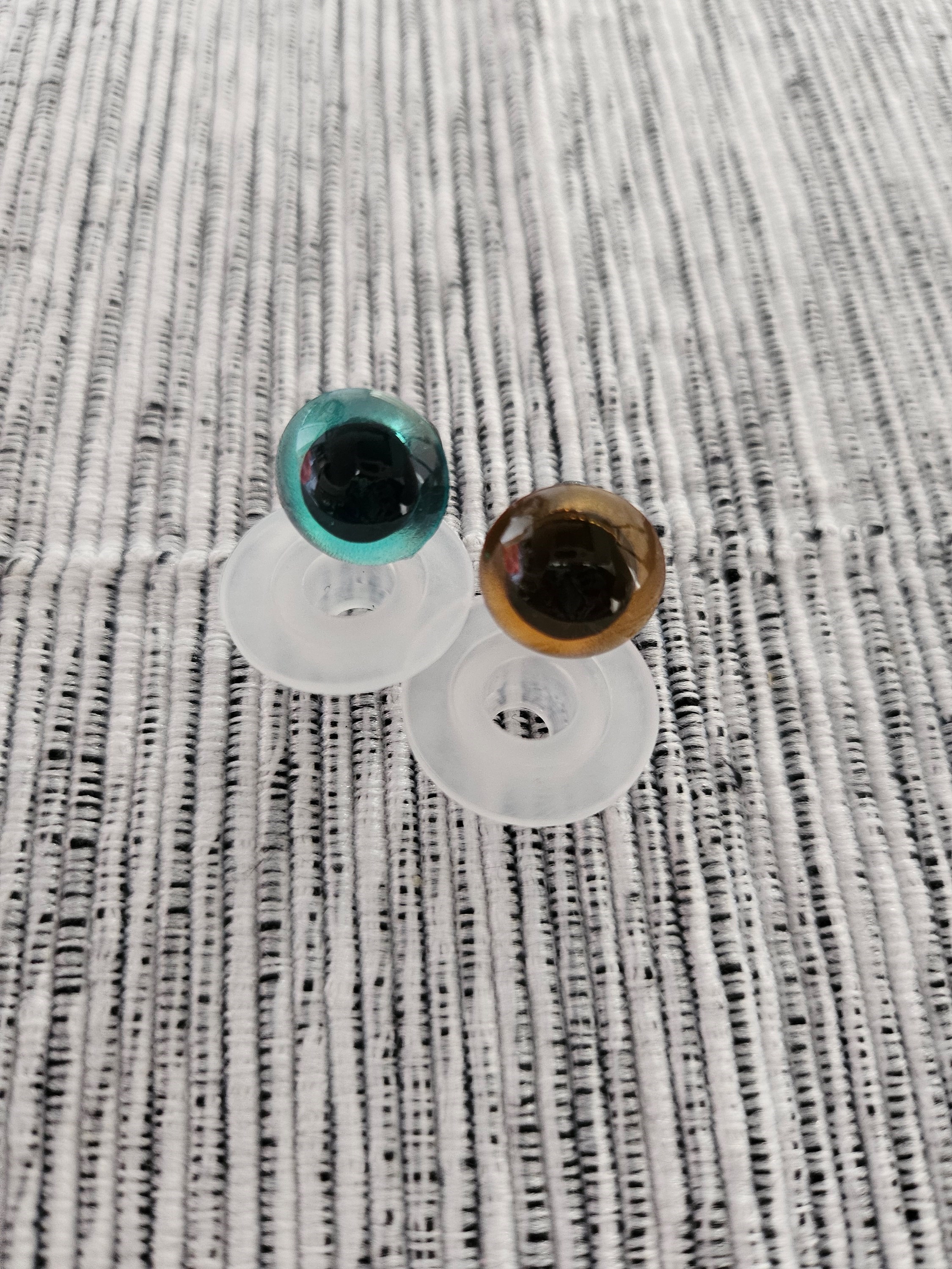 Kit de 100 Olhos Coloridos com Travas