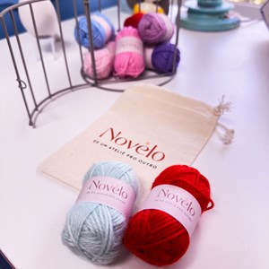 Kit com 2 mini novelos de lã