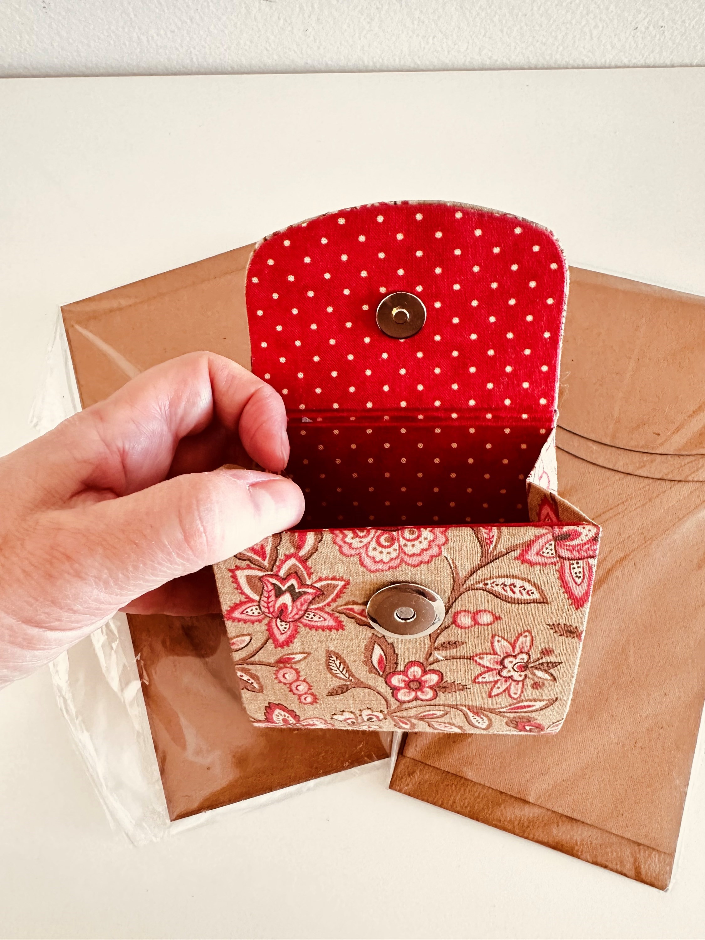 Kit cortado para cartonagem (papel couro) porta moedas