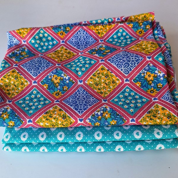 Kit com 02 peças de tecido tricoline estampada