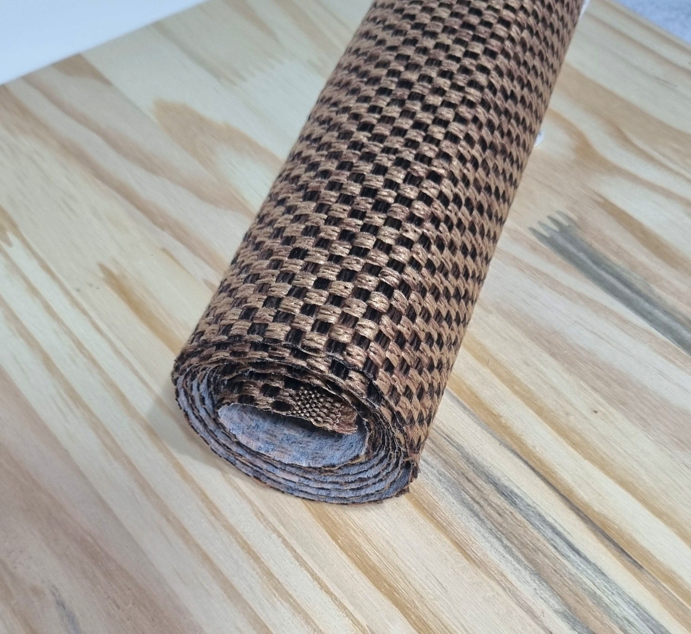 Trissê palha caramelo com preto