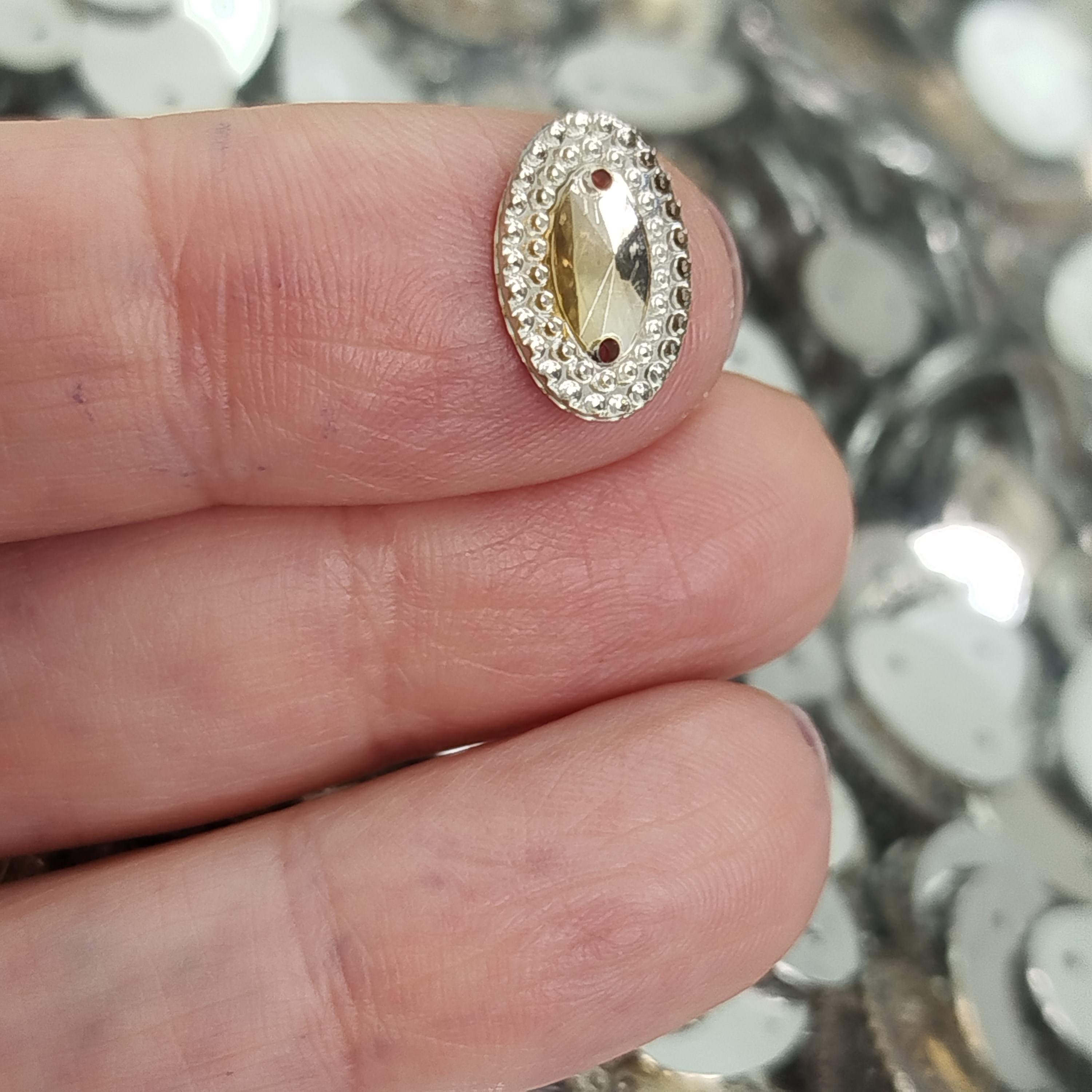 Chatom Oval Com Borda Cor Mel - 2 pacotes com aprox 250 gramas em cada