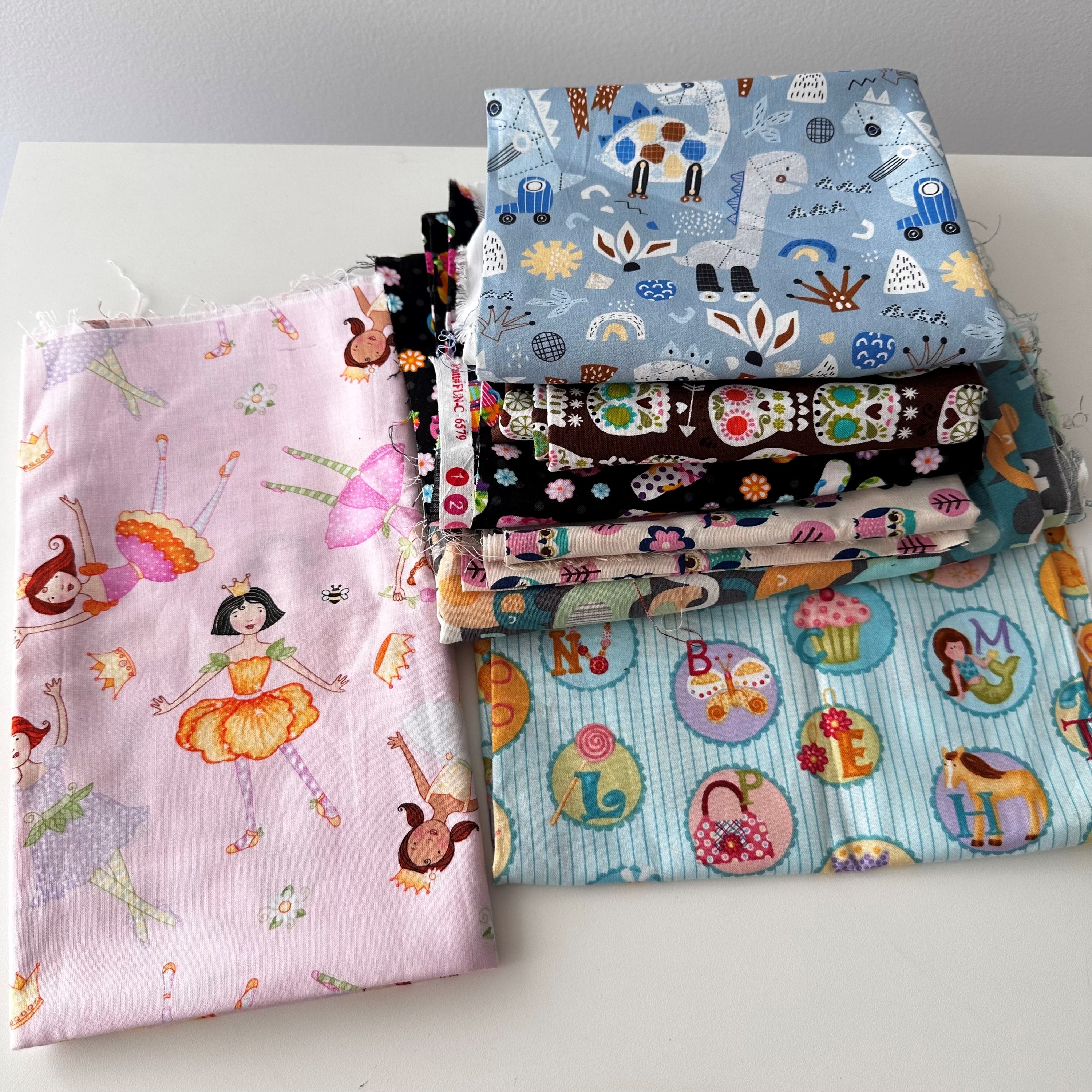 Kit de retalhos de tecido tema infantil (1kg)