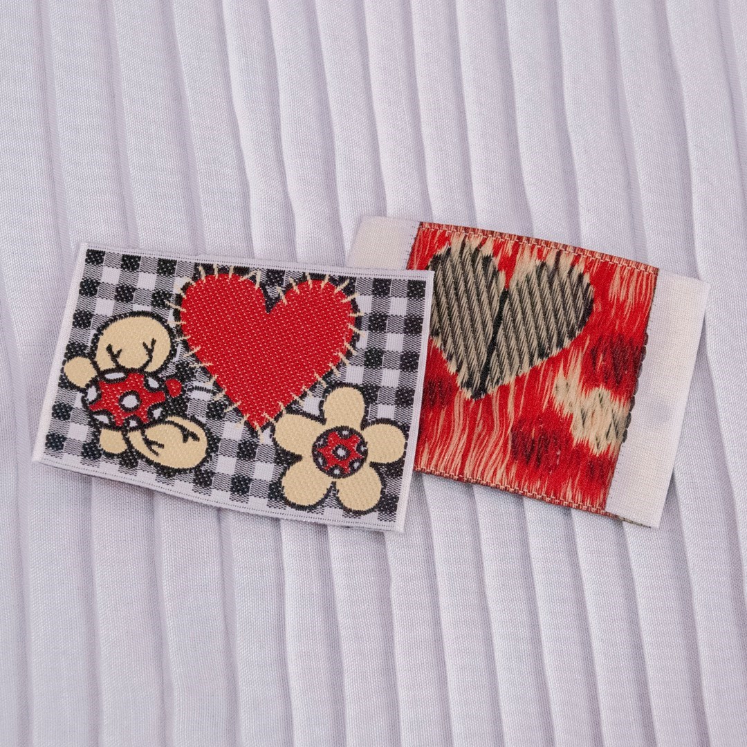 Pacht Bordado Joaninha - 4x5,5cm