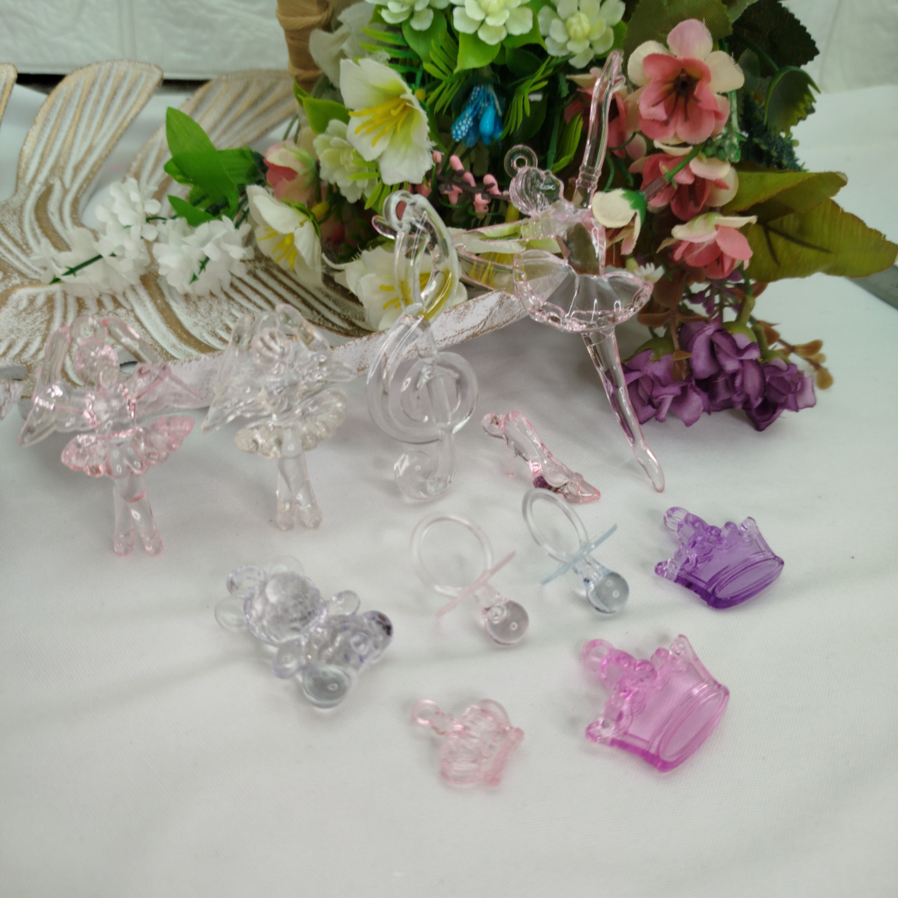 MIX de 107 Peças em Acrilico vários formatos e cores (veja descritivo no anuncio)