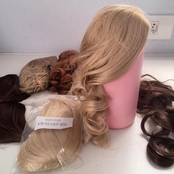 6 mini perucas para Boneca Russa