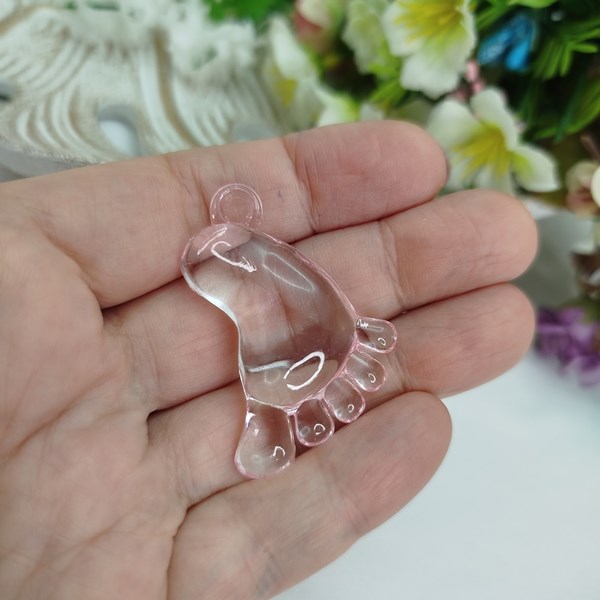 Pingente em Acrilico Formato Pezinho de Bebe Rosa 46 unidades