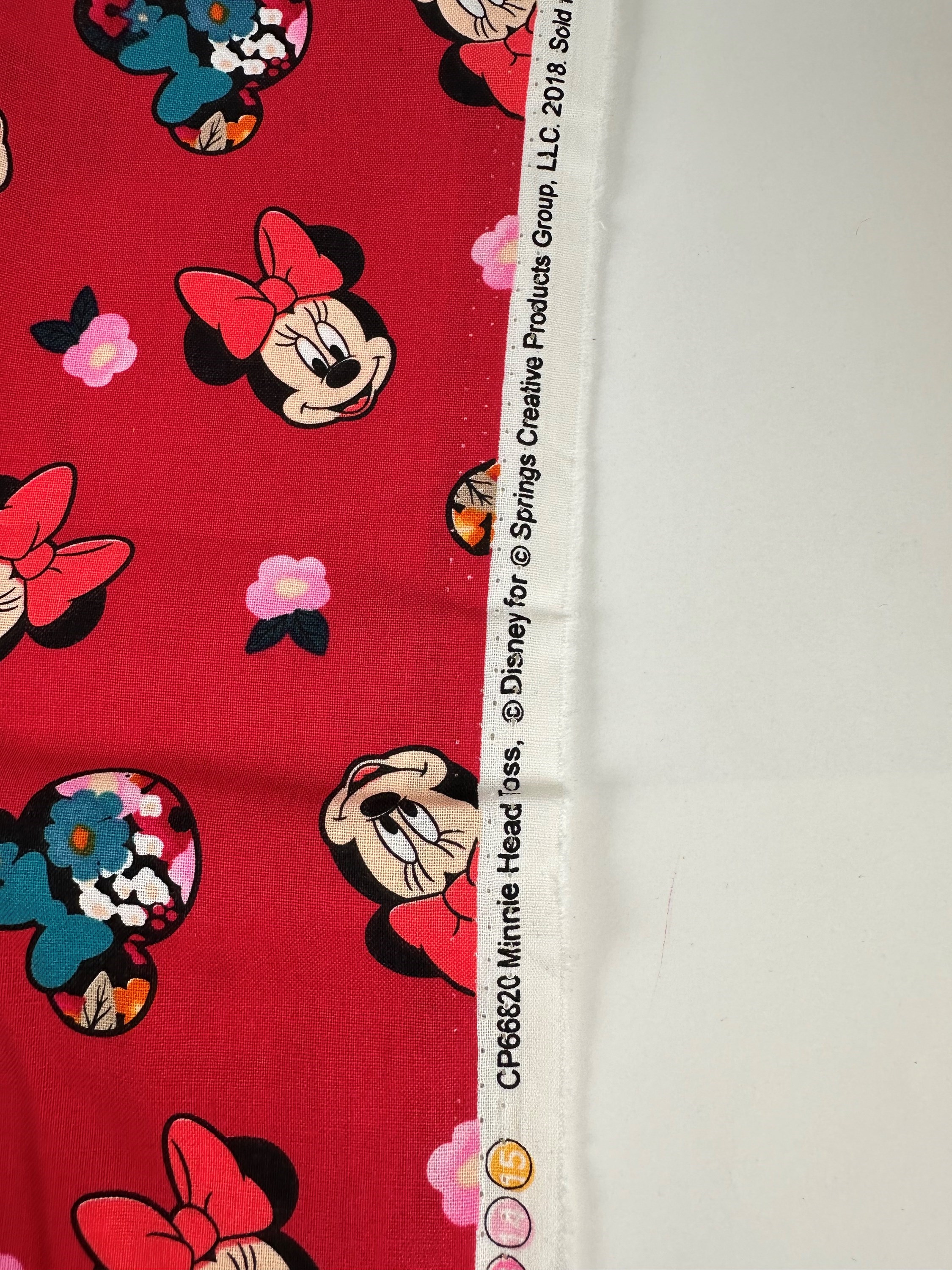 Tecido importado Minnie flowers