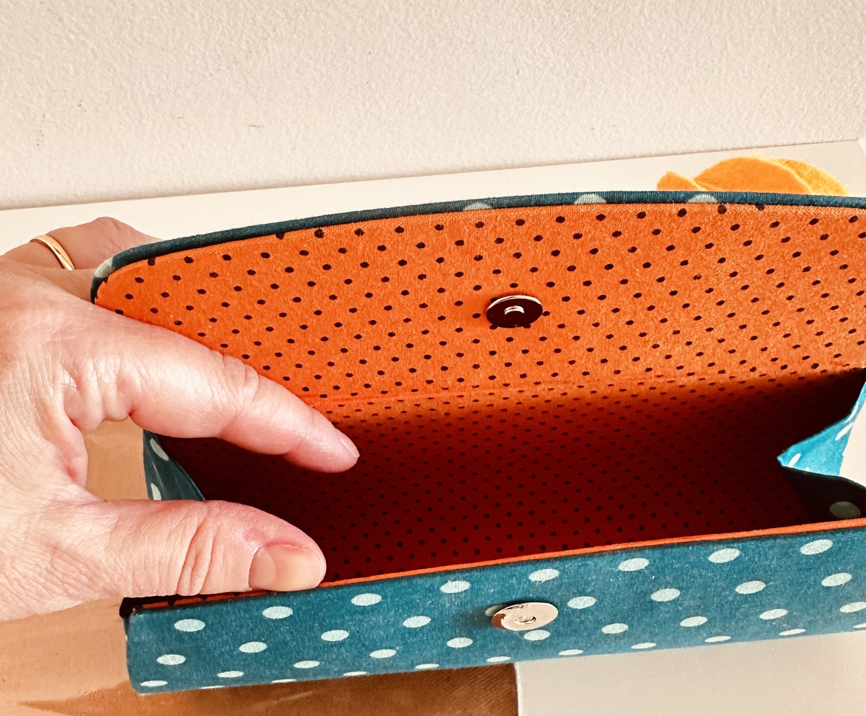 Kit cortado papel couro para clutch cartonagem