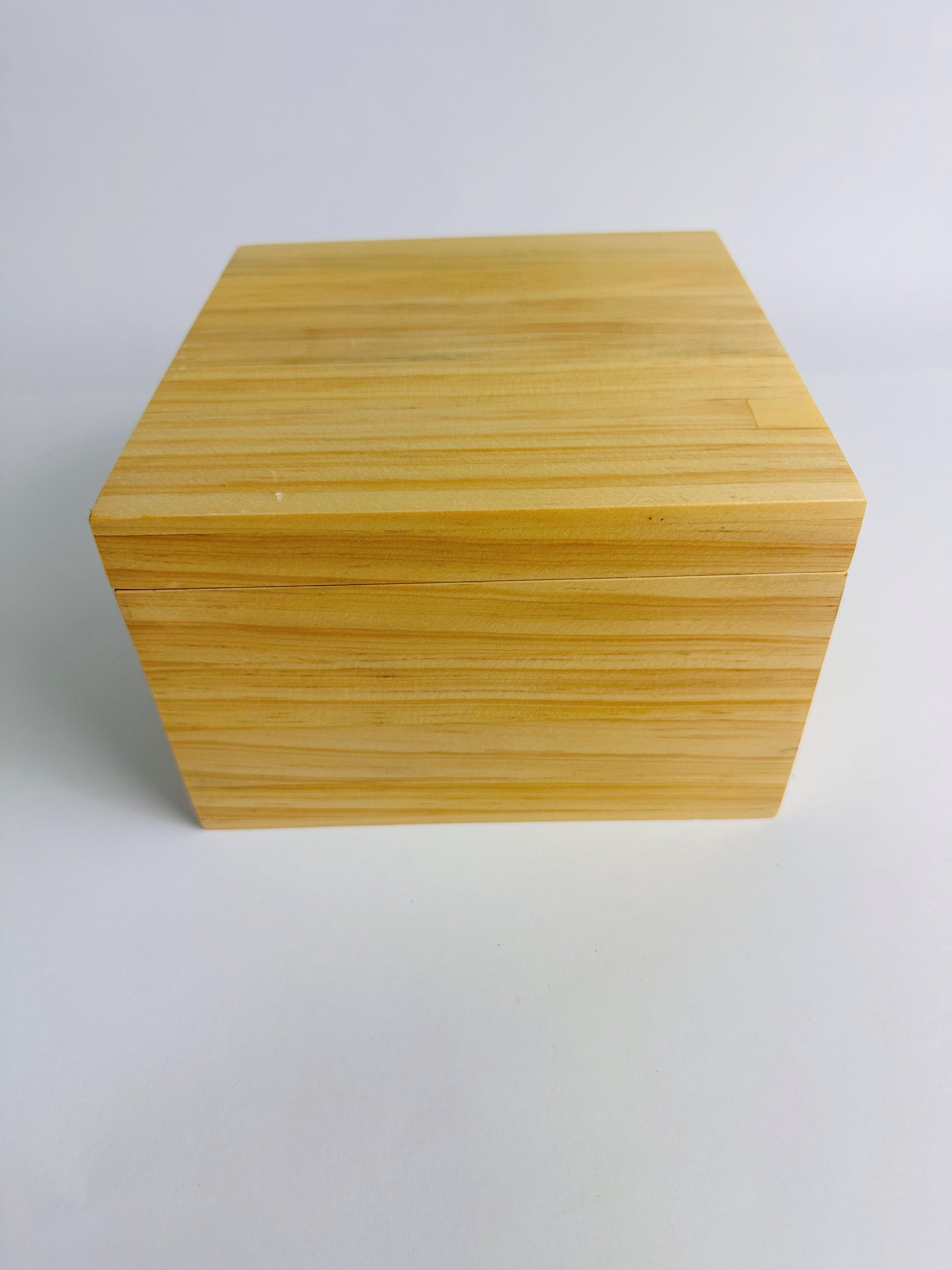 Caixa madeira pinus com 16 divisórias