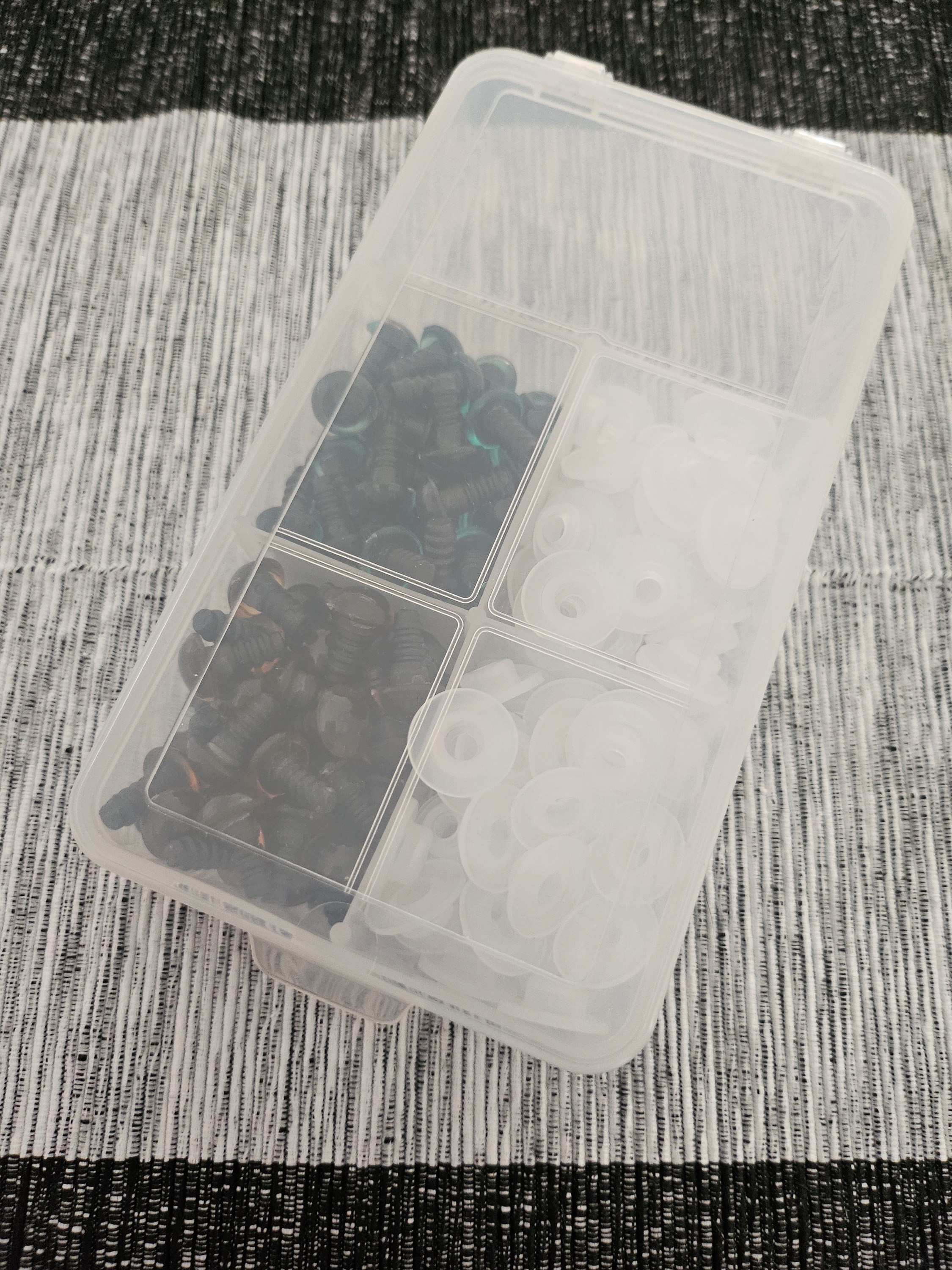 Kit de 100 Olhos Coloridos com Travas